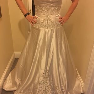 2 Be Brides Wedding Dress